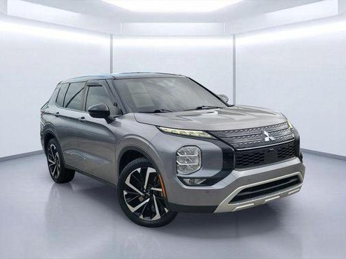 Gray 2022 Mitsubishi Outlander SE