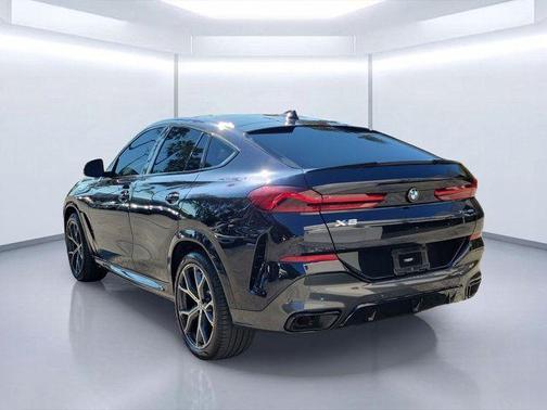 Carbon Black Metallic 2022 BMW X6 xDrive40i