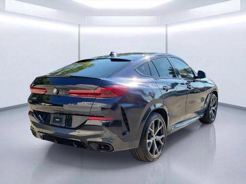 Carbon Black Metallic 2022 BMW X6 xDrive40i