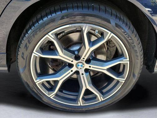 Carbon Black Metallic 2022 BMW X6 xDrive40i