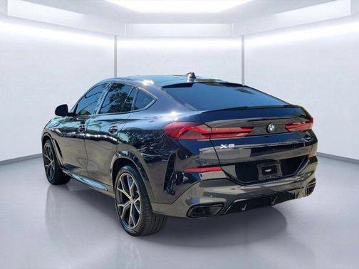 Carbon Black Metallic 2022 BMW X6 xDrive40i