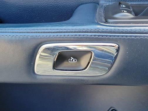 Blue 2017 Lincoln Continental Black Label