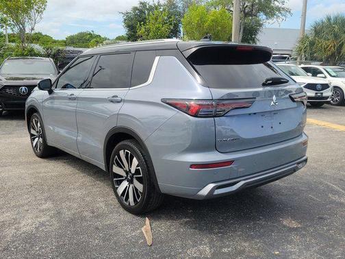 Moonstone Gray / Black Roof 2025 Mitsubishi Outlander SEL