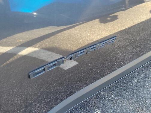 Granite Crystal Clearcoat Metallic 2021 Jeep Compass Latitude