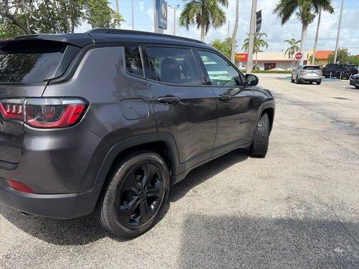 Granite Crystal Clearcoat Metallic 2021 Jeep Compass Latitude