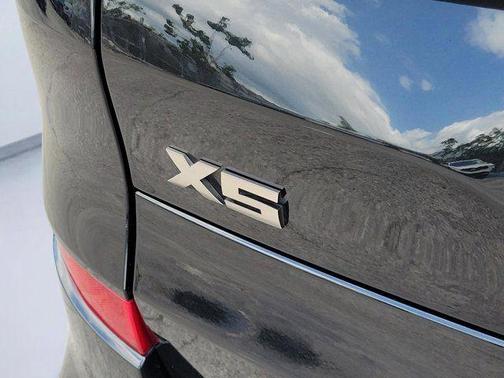 Black Sapphire Metallic 2023 BMW X5 M50i