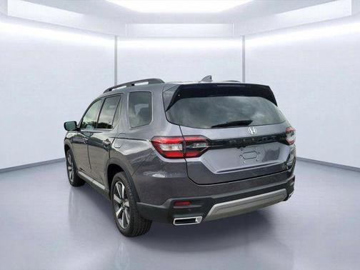 Sonic Gray Pearl 2023 Honda Pilot Touring