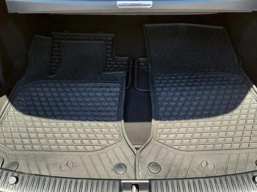 SELECT 2021 Mercedes-Benz C-Class C 300