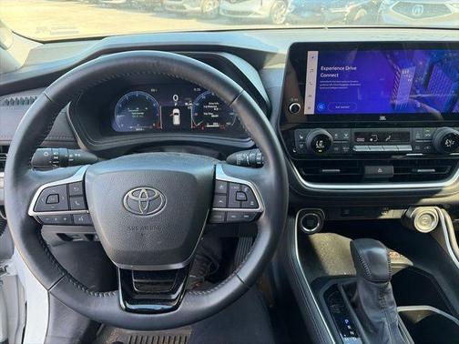 Pearl 2024 Toyota Grand Highlander LIMITED