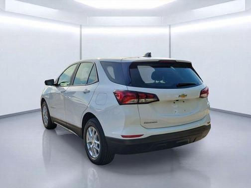 Summit White 2022 Chevrolet Equinox LS