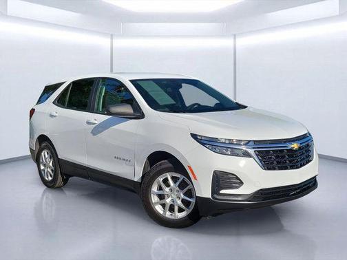 Summit White 2022 Chevrolet Equinox LS