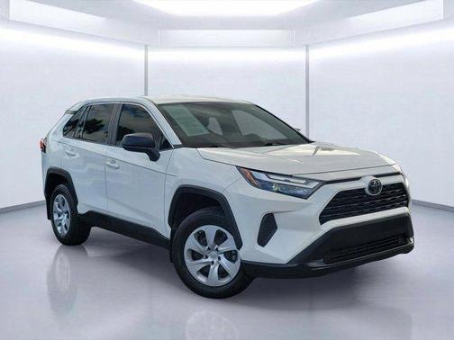 Ice 2025 Toyota RAV4 LE