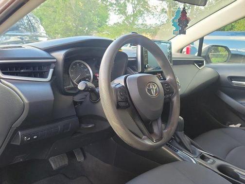 Super White 2020 Toyota Corolla LE