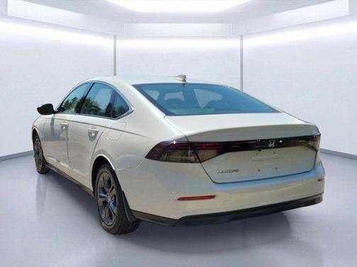 Platinum White Pearl 2023 Honda Accord EX