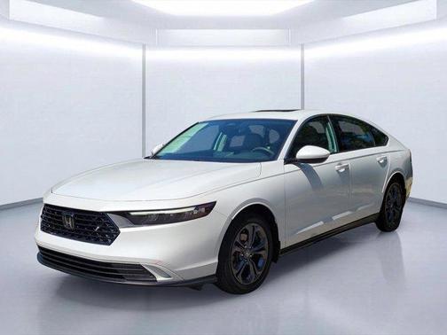 Platinum White Pearl 2023 Honda Accord EX