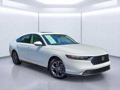 Platinum White Pearl 2023 Honda Accord EX