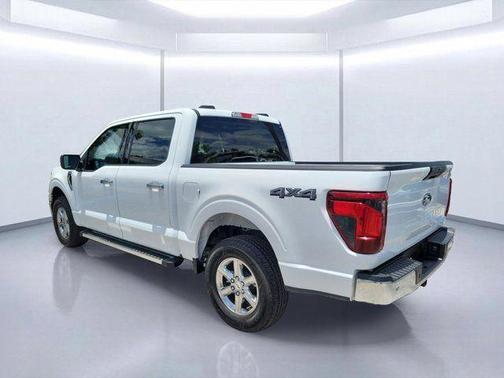 Oxford White 2025 Ford F-150 XLT