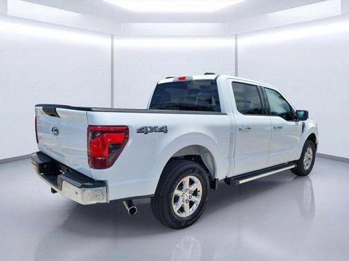 Oxford White 2025 Ford F-150 XLT