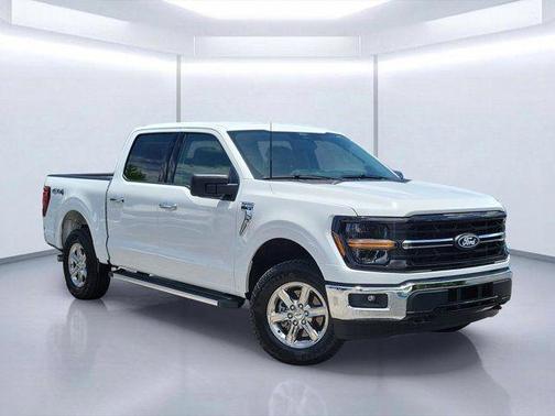 Oxford White 2025 Ford F-150 XLT