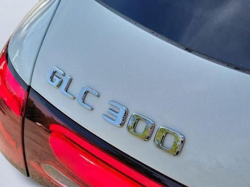 Polar White 2025 Mercedes-Benz GLC 300 Base
