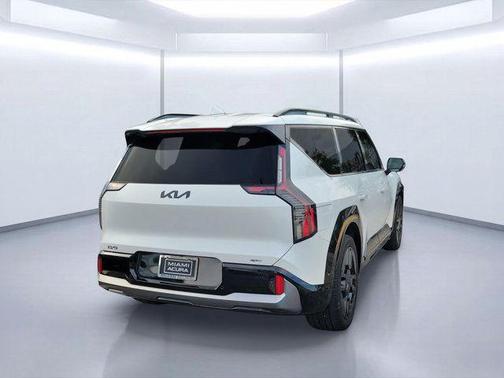 Snow White Pearl 2024 Kia EV9 GT-Line