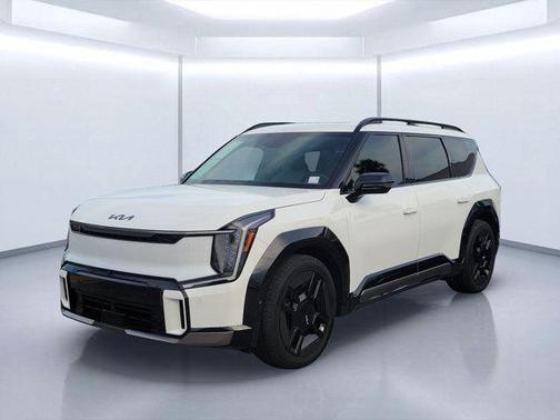 Snow White Pearl 2024 Kia EV9 GT-Line