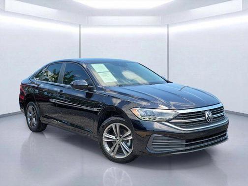 Deep Black Pearl Effect 2022 Volkswagen Jetta 1.5T SE