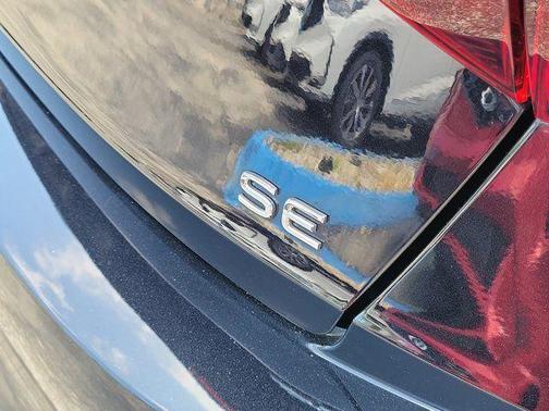 Deep Black Pearl Effect 2022 Volkswagen Jetta 1.5T SE