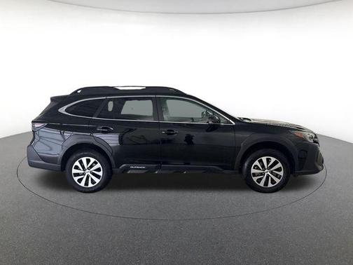 Crystal Black Silica 2025 Subaru Outback Premium