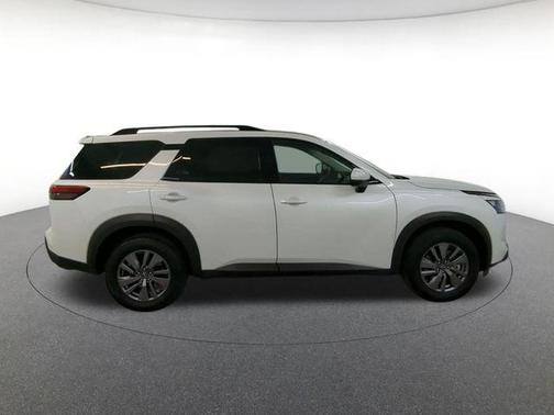 Everest White Pearl Tricoat 2025 Nissan Pathfinder SV 4WD