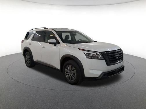 Everest White Pearl Tricoat 2025 Nissan Pathfinder SV 4WD