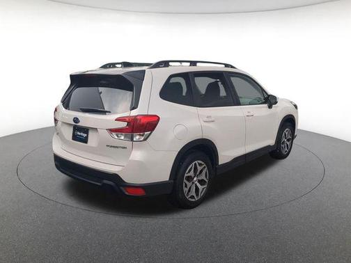 Crystal White Pearl 2024 Subaru Forester Premium