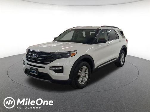 Star White Metallic Tri-Coat 2022 Ford Explorer XLT