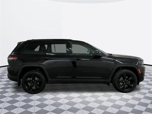 2022 Jeep Grand Cherokee Altitude
