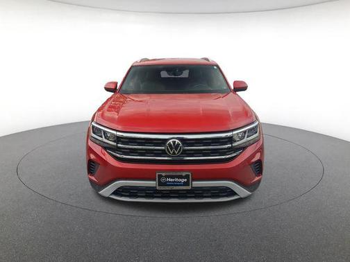 Aurora Red Metallic 2020 Volkswagen Atlas Cross Sport 3.6L V6 SE w/Technology R-Line