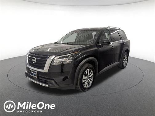 2025 Nissan Pathfinder SL 4WD