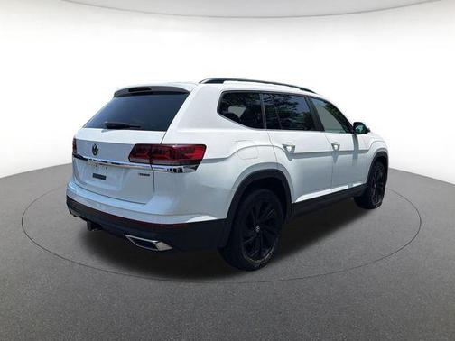 Pure White 2023 Volkswagen Atlas 3.6L SE w/Technology