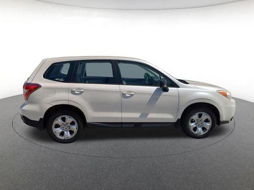 Satin White Pearl 2014 Subaru Forester 2.5i