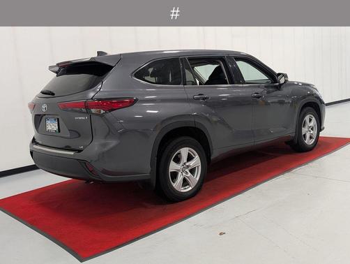 Magnetic Gray Metallic 2022 Toyota Highlander Hybrid LE