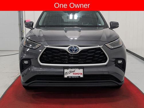 Magnetic Gray Metallic 2022 Toyota Highlander Hybrid LE