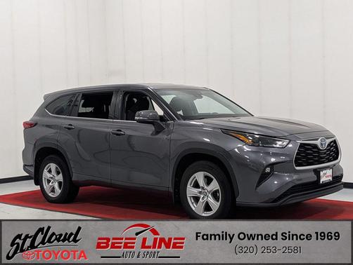 Magnetic Gray Metallic 2022 Toyota Highlander Hybrid LE