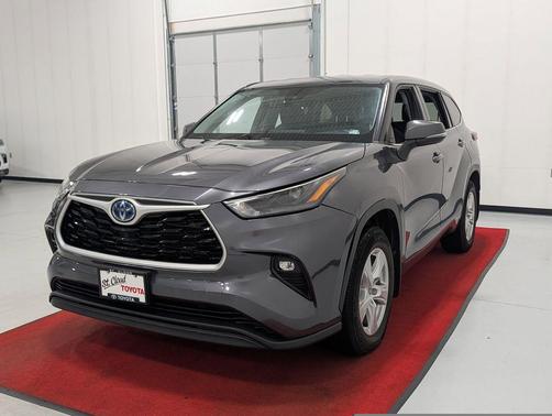Magnetic Gray Metallic 2022 Toyota Highlander Hybrid LE
