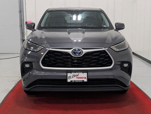 Magnetic Gray Metallic 2022 Toyota Highlander Hybrid LE