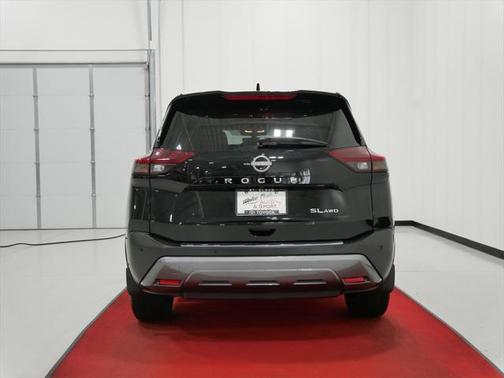 2022 Nissan Rogue SL