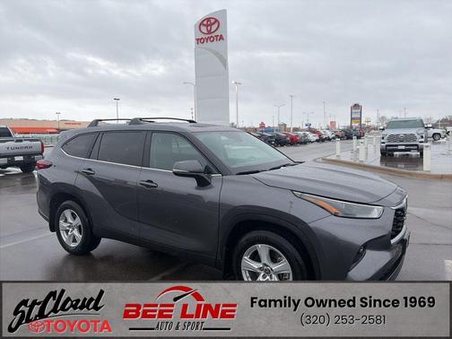 Magnetic Gray Metallic 2023 Toyota Highlander LE