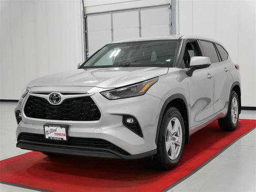 2022 Toyota Highlander LE