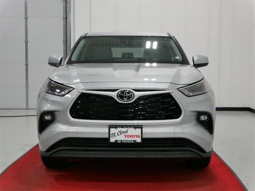 2022 Toyota Highlander LE