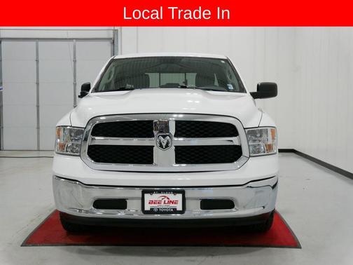 Bright White Clearcoat 2019 RAM 1500 SLT