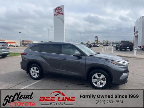 2022 Toyota Highlander LE