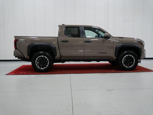 2026 Toyota Tacoma Hybrid TRD Off Road